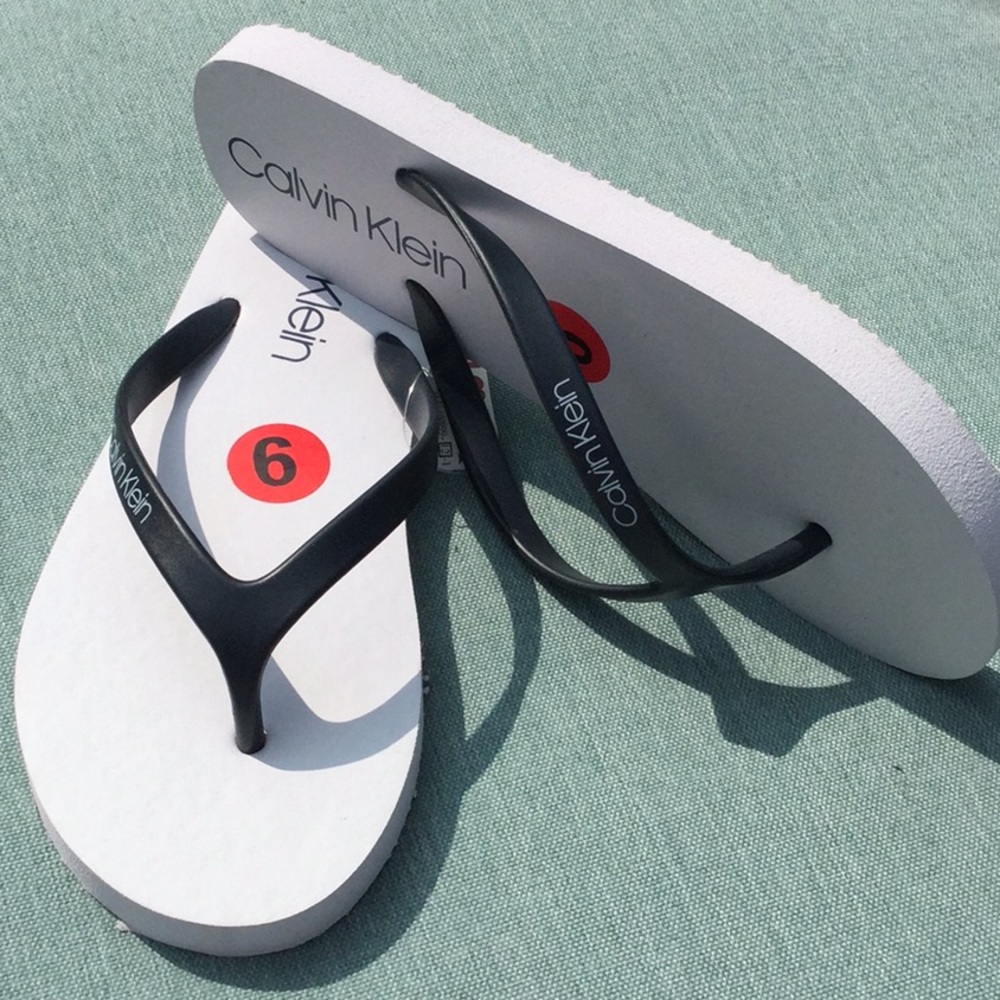 NEW Calvin Klein Navy/White Flip Flops 6 - Picture 2 of 6